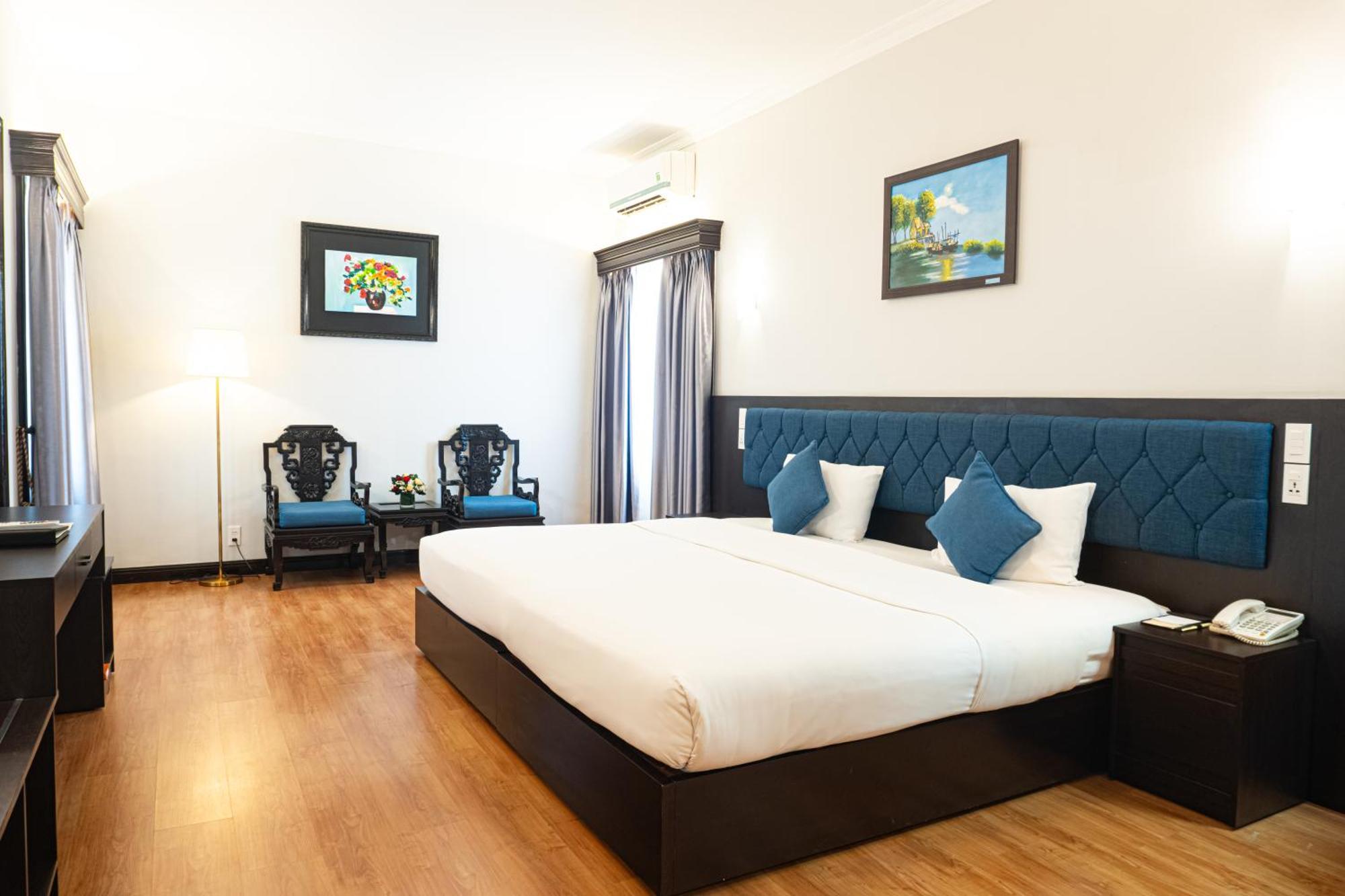 Отель Royal Saigon 4*