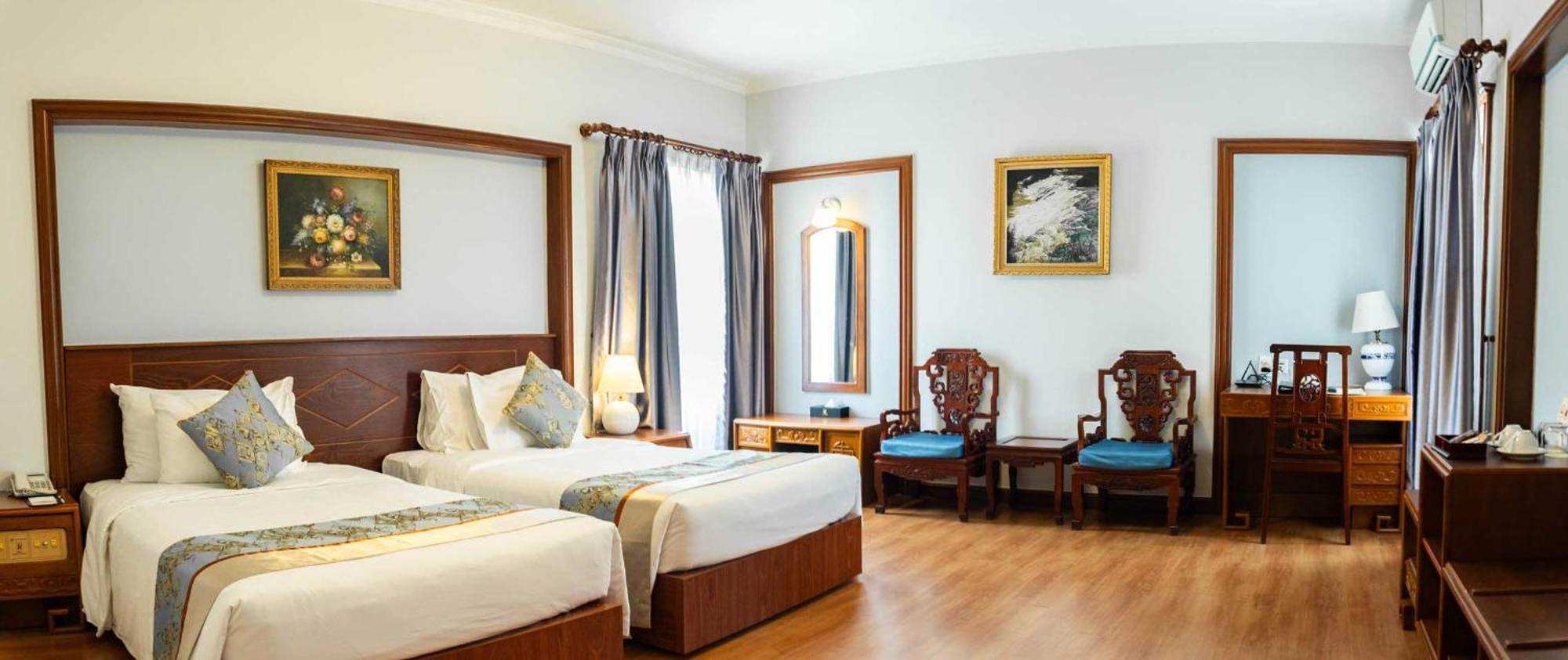 होटल Royal Saigon 4*