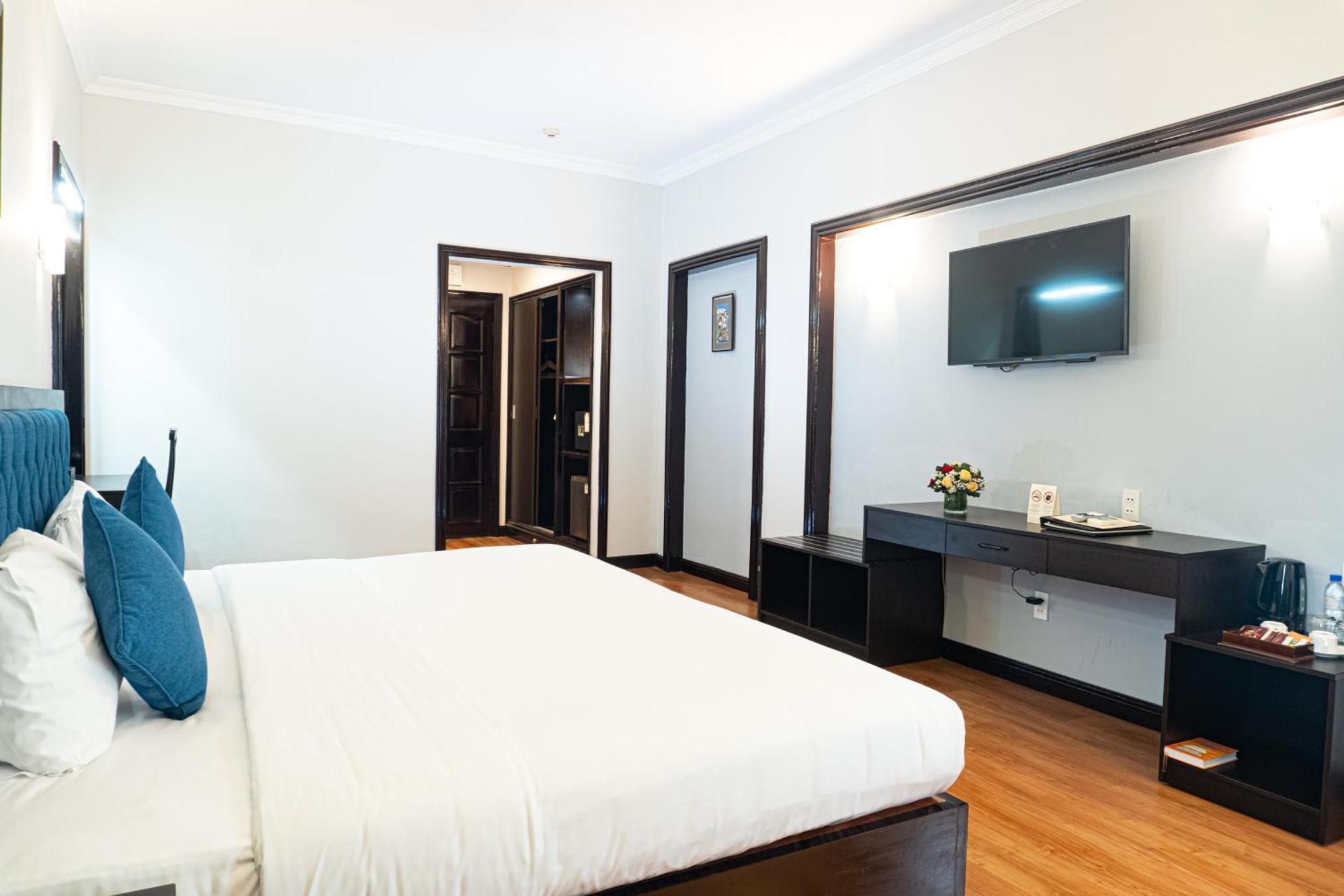 होटल Royal Saigon 4*