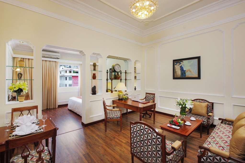 Royal Saigon होटल 4*